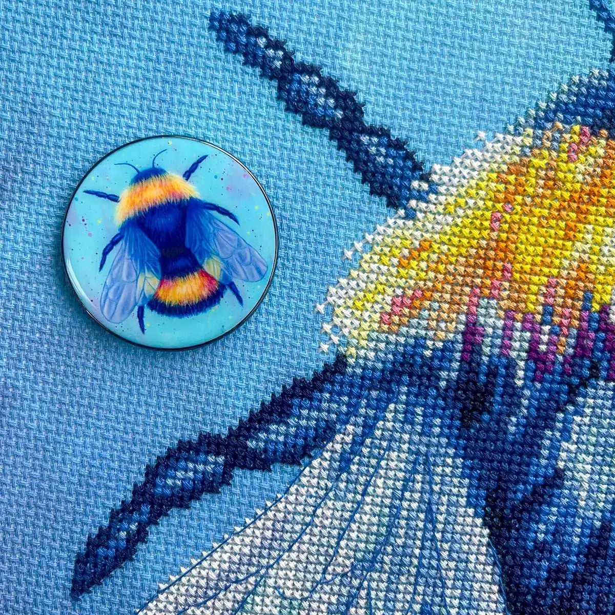 Bothy Threads The Queen Needle Minder Accessory