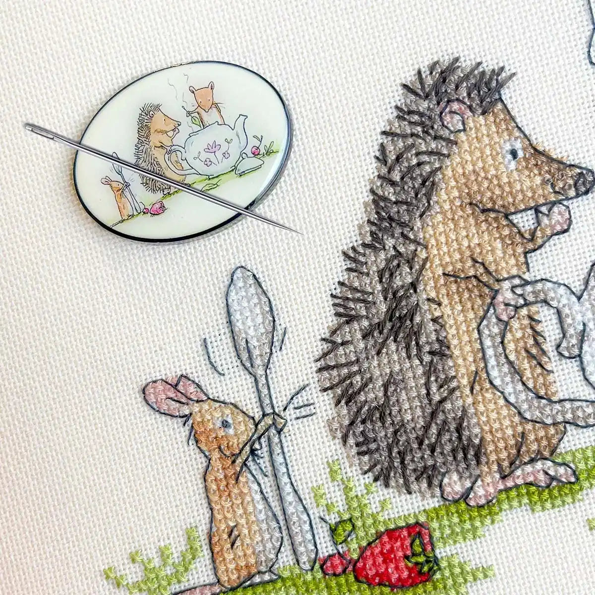 Bothy Threads One Leaf or Two Needle Minder Accessory