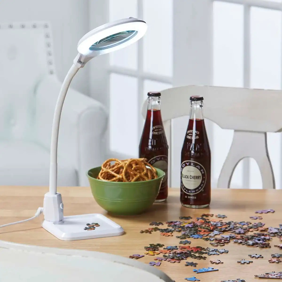Herrschners Convertible LED Light & Magnifier