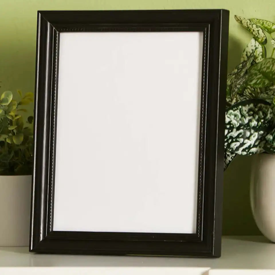Herrschners 5 x 7" or 8 x 10" Frame & Stand